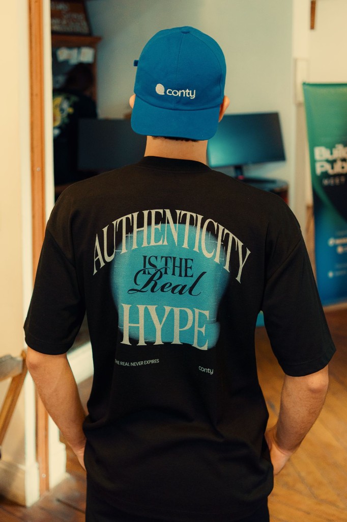 Camiseta Authenticity is the Real Hype