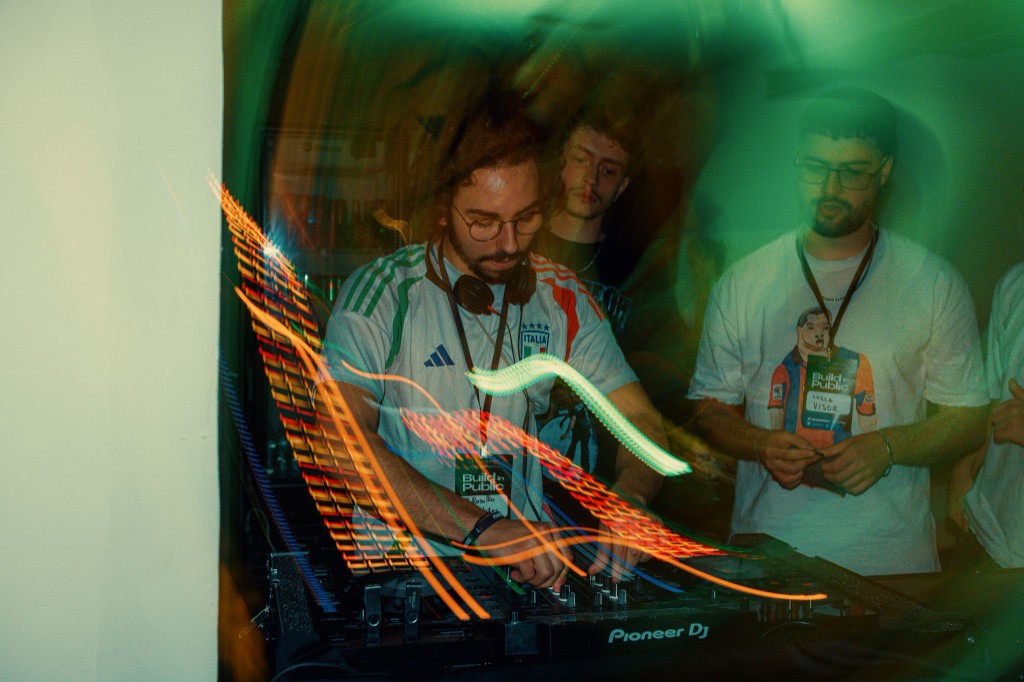 DJ no encerramento do evento
