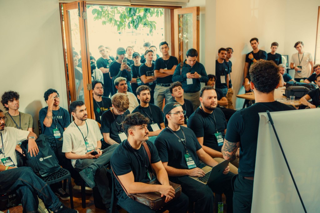 Palestra com mais de 400 participantes no Build in Public Meet Up